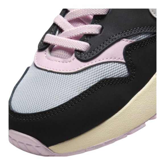Nike Black and Pink Sneakers for Everyday Comfort - Picture 9 of 12